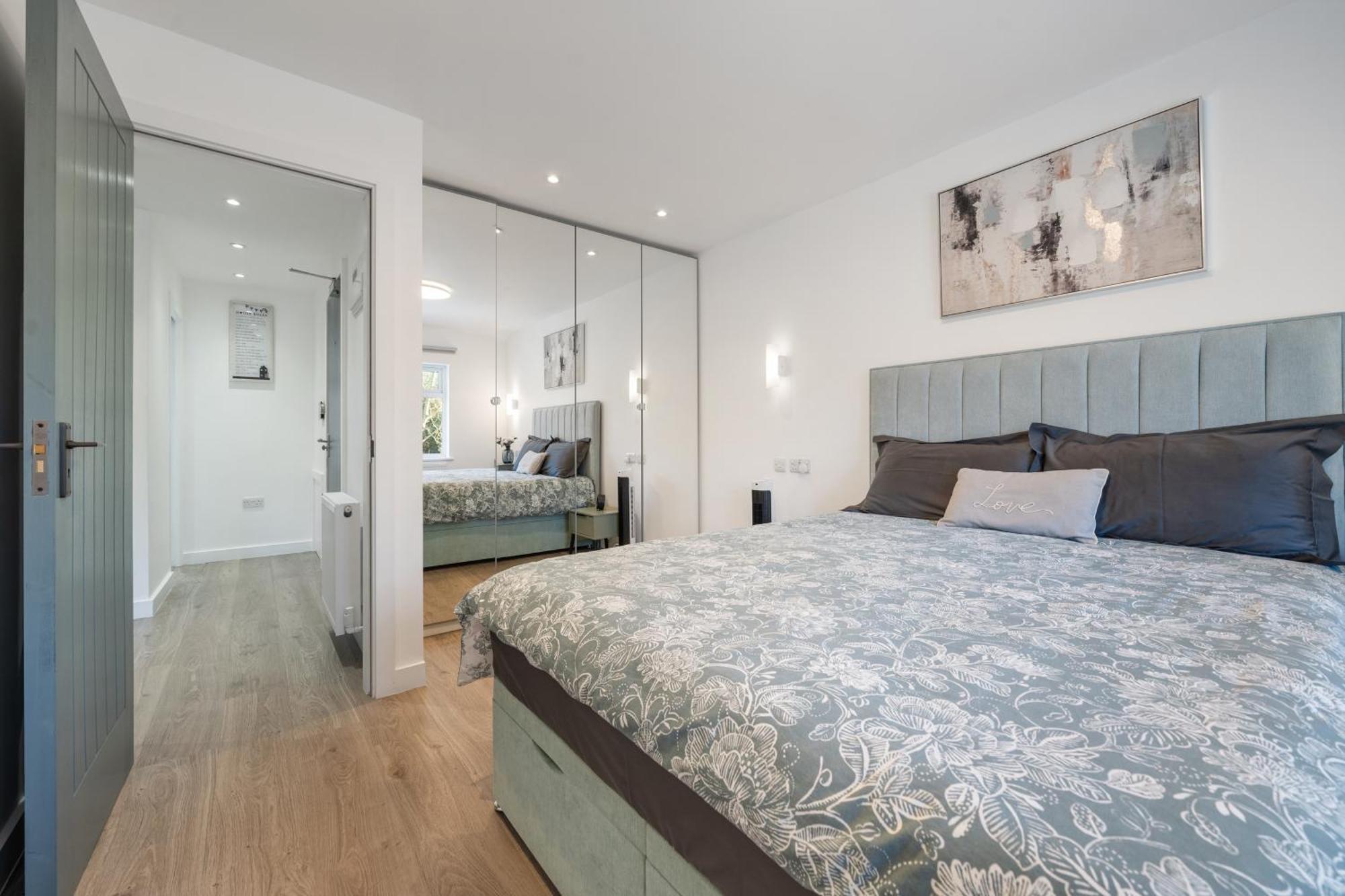 Newly Refurbished 2 Bed Flat Apartment Mill Hill Bagian luar foto